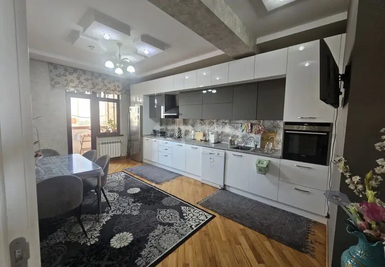 3 otaqlı mənzil , Bakı