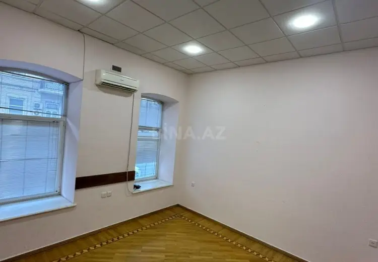 100 m² Obyekt / Ofis Kirayə (aylıq), Səbail, Bakı