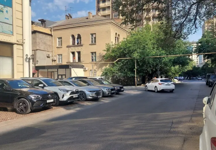 100 m² Obyekt / Ofis Kirayə (aylıq), Nərimanov, Bakı