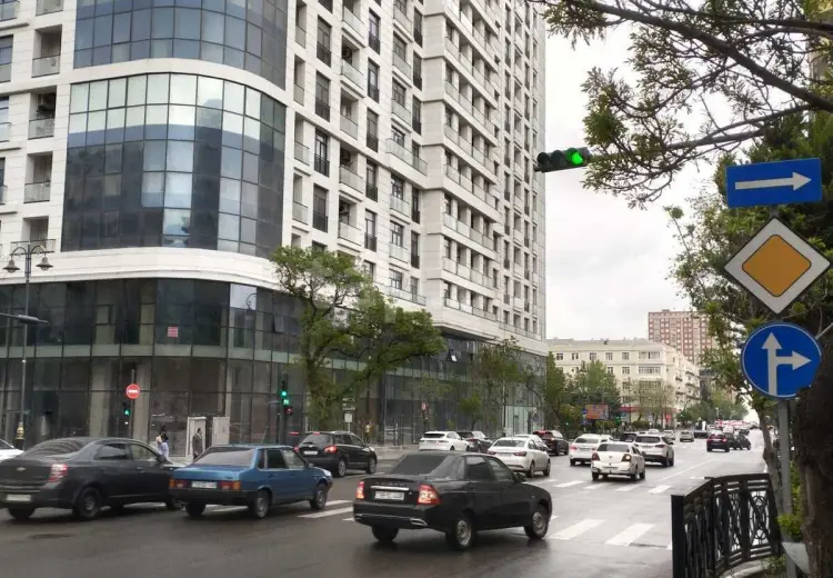 3 otaqlı mənzil , Bakı