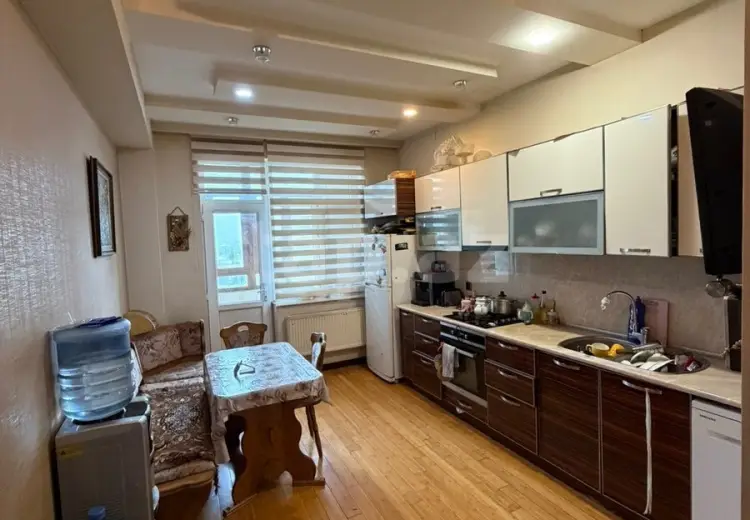 3 otaqlı mənzil , Bakı