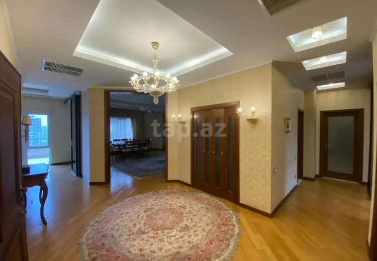 6 otaqlı mənzil , Bakı