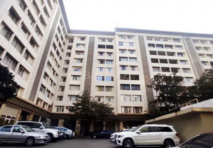 7 otaqlı mənzil Satılır, Səbail, Bakı