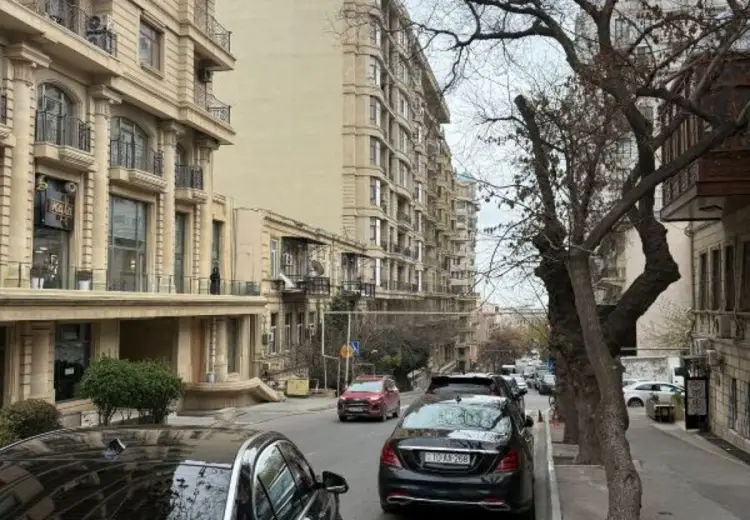 140 m² Obyekt / Ofis Satılır, Səbail, Bakı