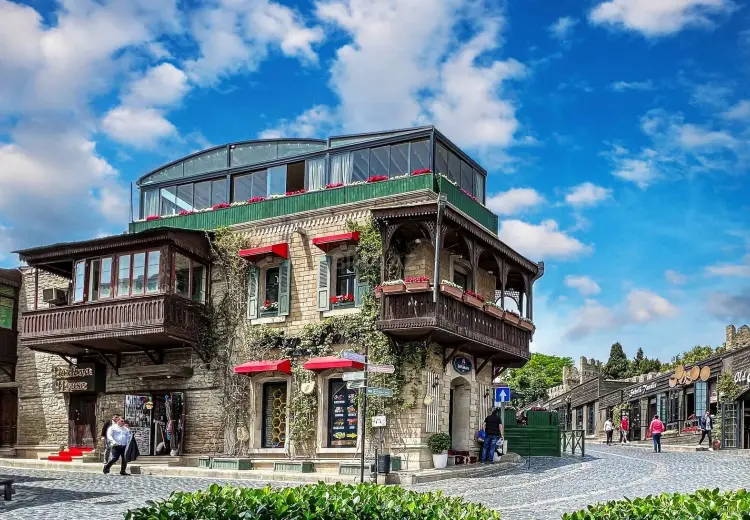 2400 m² Obyekt / Ofis Satılır, İçəri şəhər, Səbail, Bakı