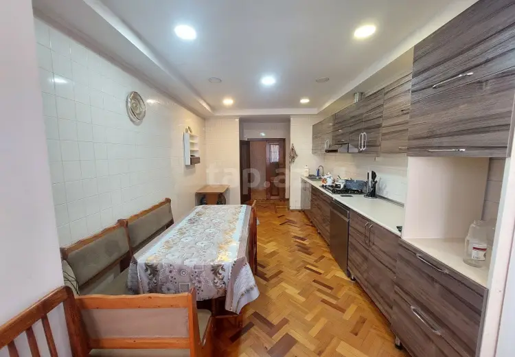 5 otaqlı mənzil , Bakı