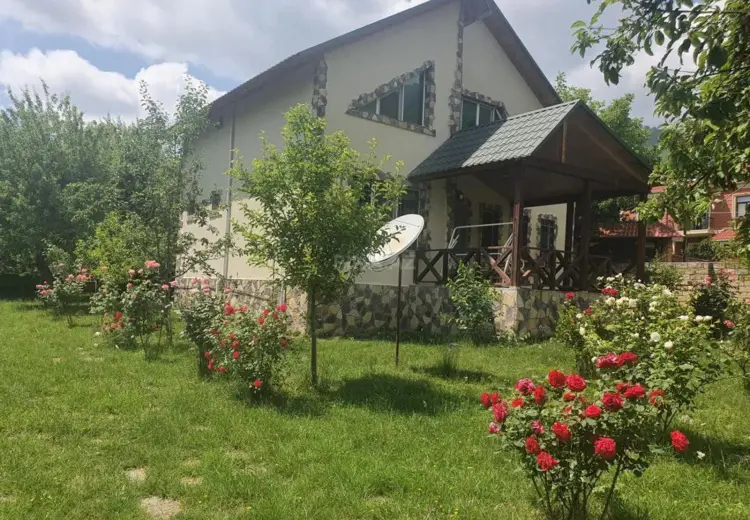 5 otaqlı mənzil Satılır, Qəbələ
