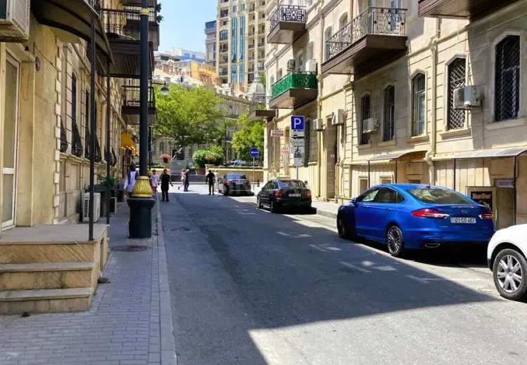 200 m² Obyekt / Ofis Satılır, İçəri şəhər, Səbail, Bakı