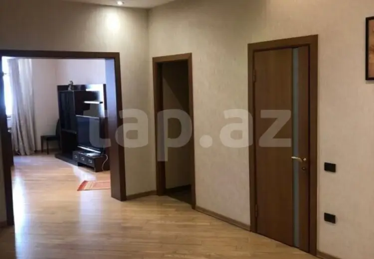 4 otaqlı mənzil , Bakı