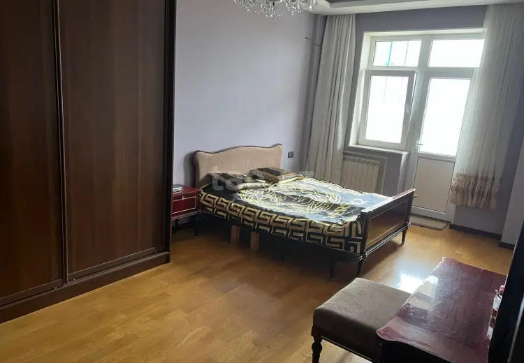 4 otaqlı mənzil , Bakı