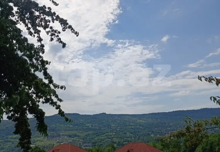 12 otaqlı mənzil , Quba