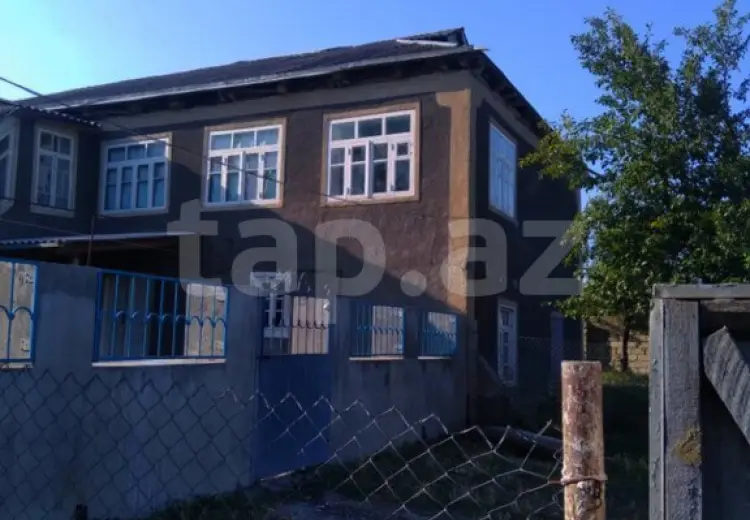 8 otaqlı mənzil , Qusar