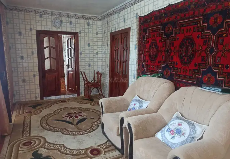 8 otaqlı mənzil Satılır, Qusar