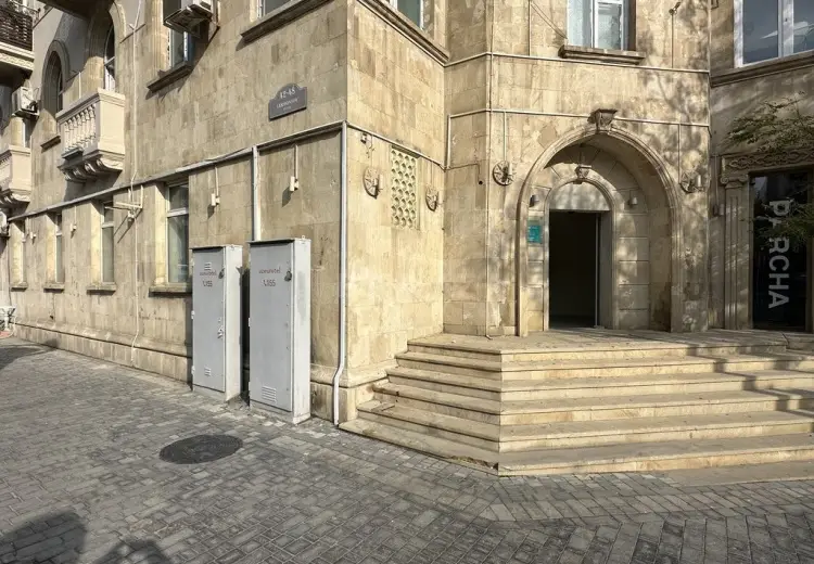 120 m² Obyekt / Ofis Kirayə (aylıq), Səbail, Bakı