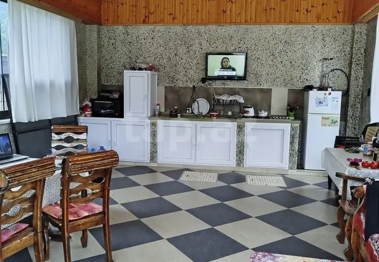 6 otaqlı mənzil , Qusar