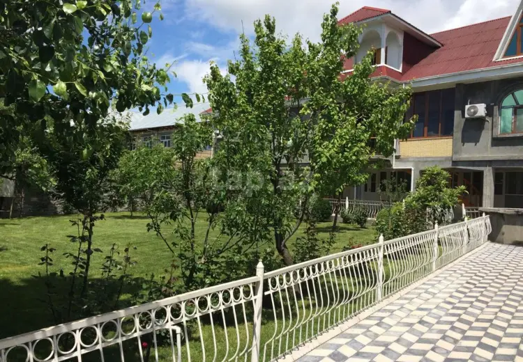 5 otaqlı mənzil , Şəki