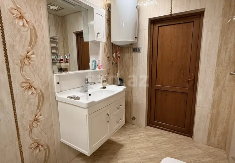 3 otaqlı mənzil , Bakı
