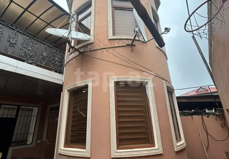 7 otaqlı mənzil , Qusar