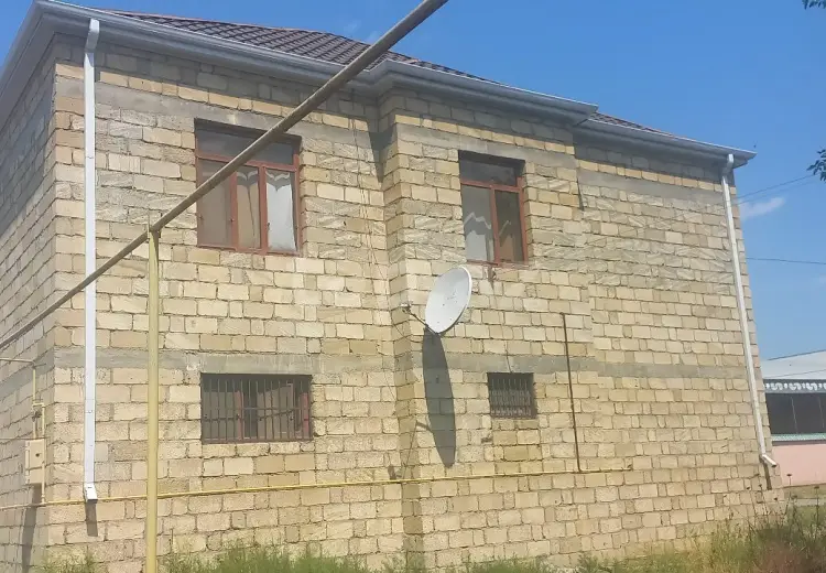 4 otaqlı mənzil , Yevlax