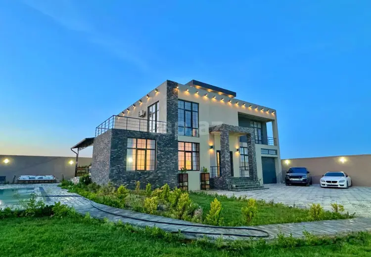 7 otaqlı mənzil , Bakı