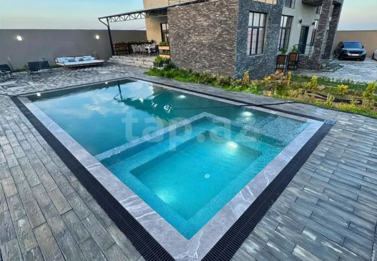 7 otaqlı mənzil , Bakı