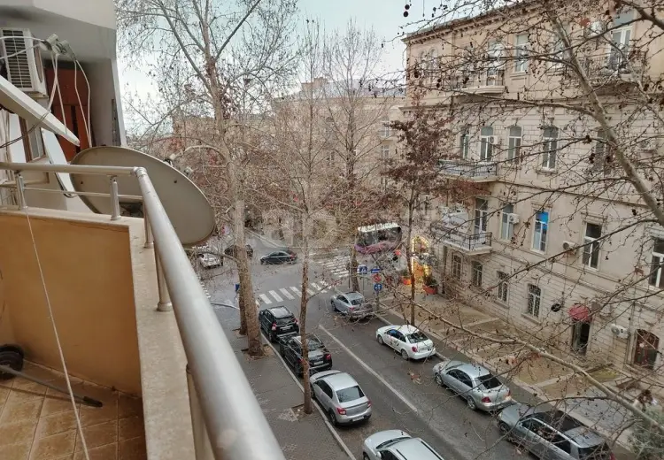 3 otaqlı mənzil , Bakı