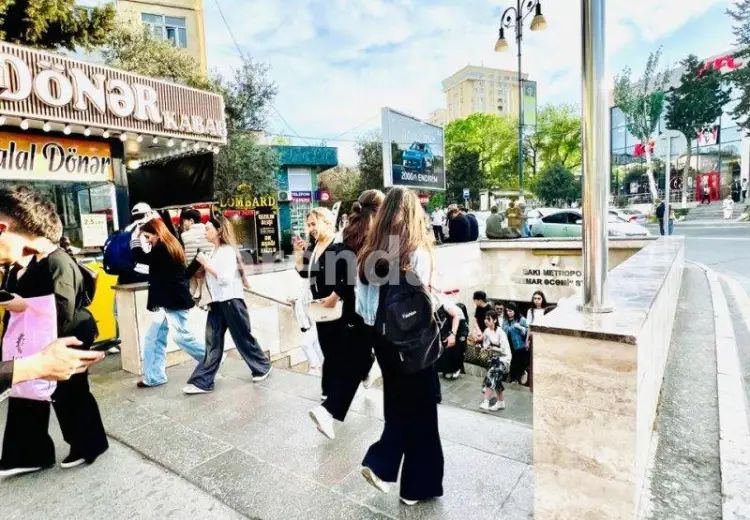 200 m² Obyekt / Ofis Satılır, 3-cü mikrorayon, Bakı