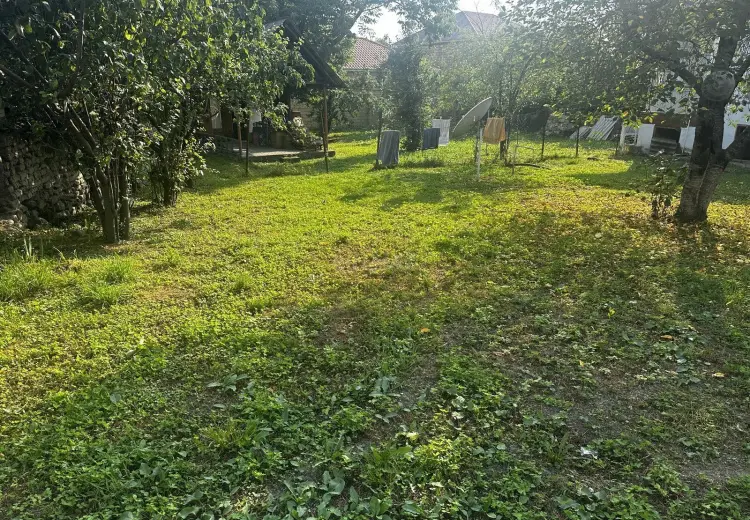8 sot Torpaq Satılır, Qəbələ