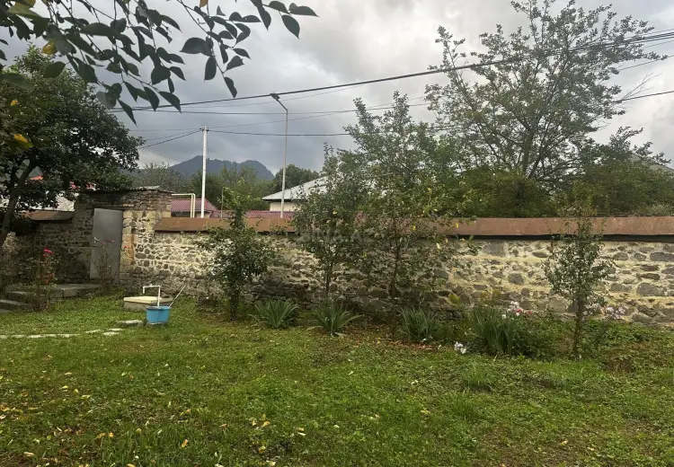 8 sot Torpaq Satılır, Qəbələ