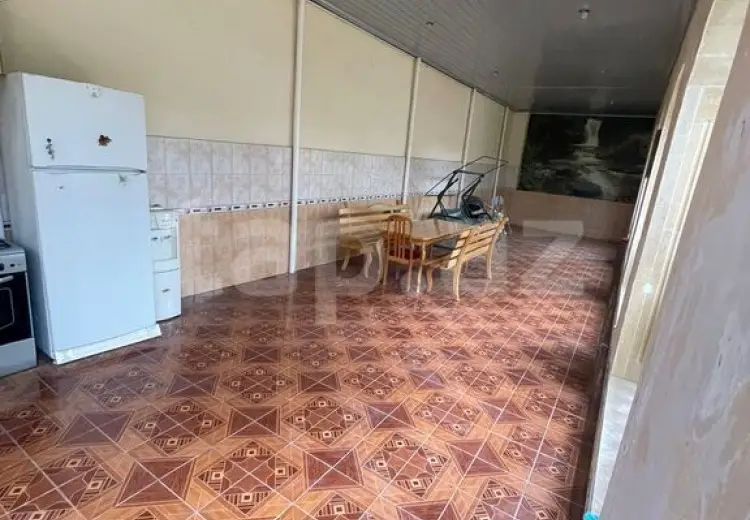 8 otaqlı mənzil , Şəki