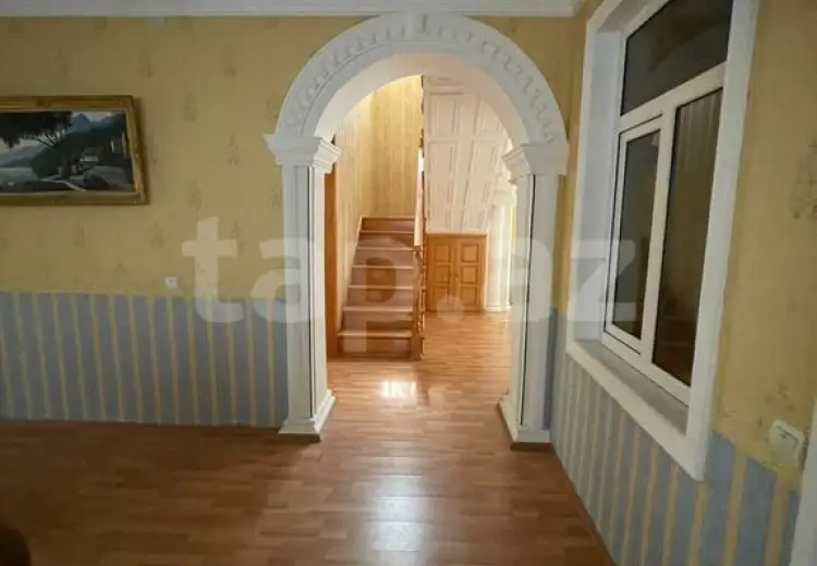 8 otaqlı mənzil , Şəki