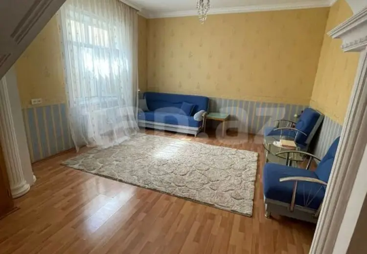 8 otaqlı mənzil , Şəki