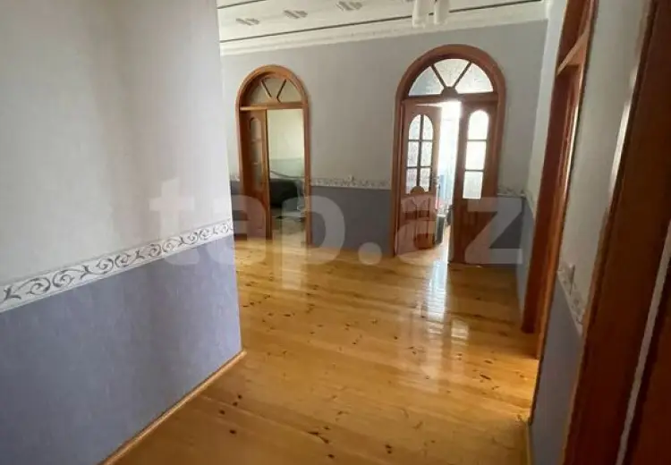 8 otaqlı mənzil , Şəki