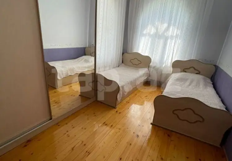 8 otaqlı mənzil , Şəki