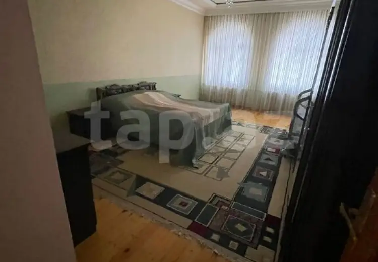 8 otaqlı mənzil , Şəki