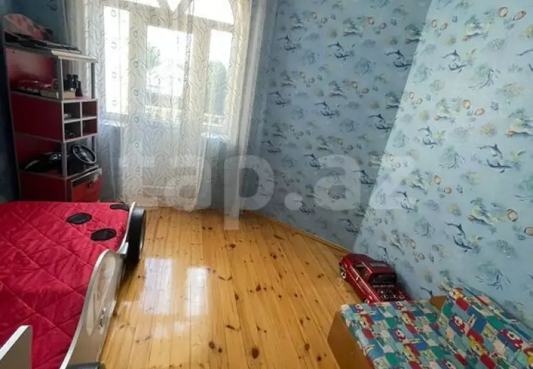 8 otaqlı mənzil , Şəki