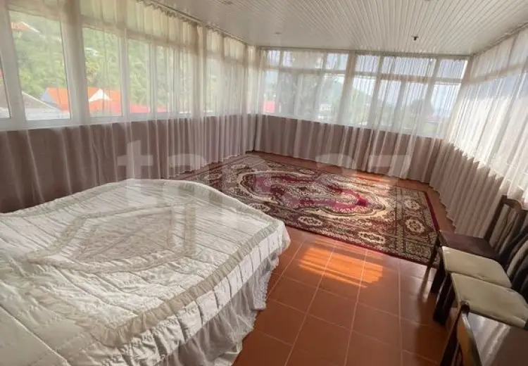 8 otaqlı mənzil , Şəki