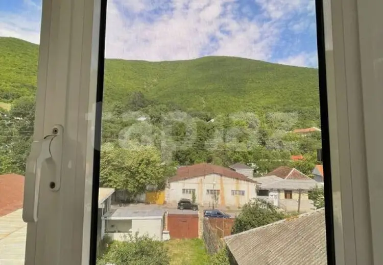 8 otaqlı mənzil , Şəki