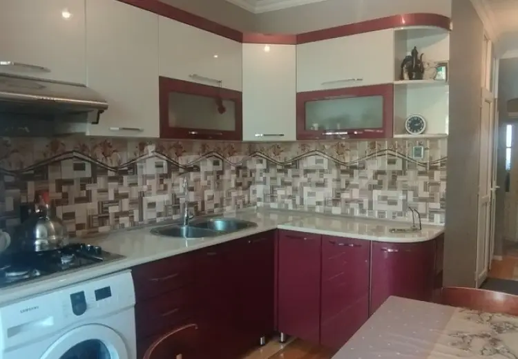 3 otaqlı mənzil , Şəki