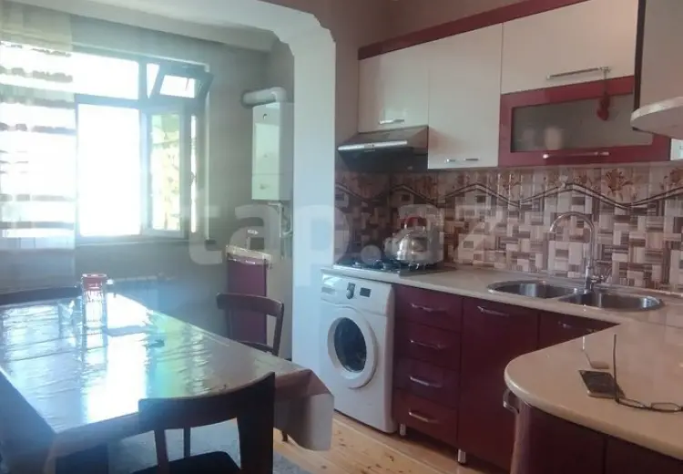 3 otaqlı mənzil , Şəki