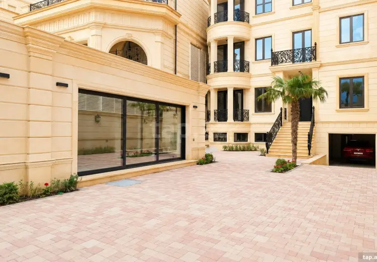 8 otaqlı mənzil , Bakı