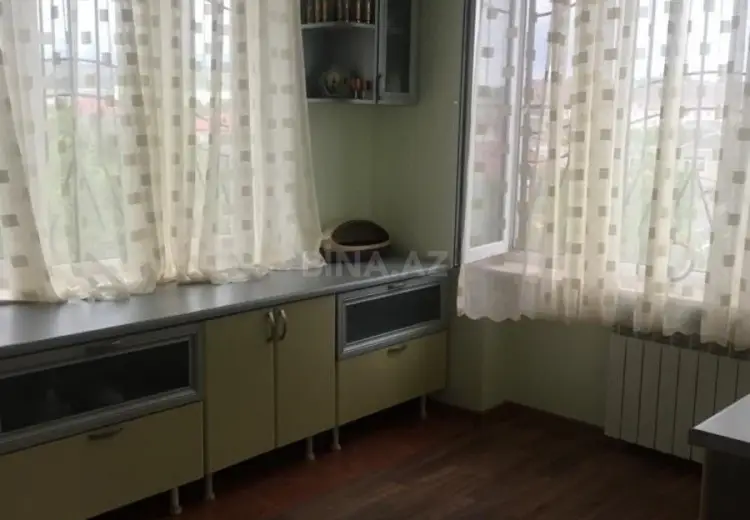 5 otaqlı mənzil Satılır, Quba
