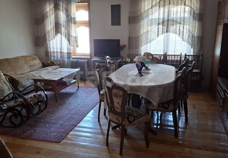 4 otaqlı mənzil , Şəki