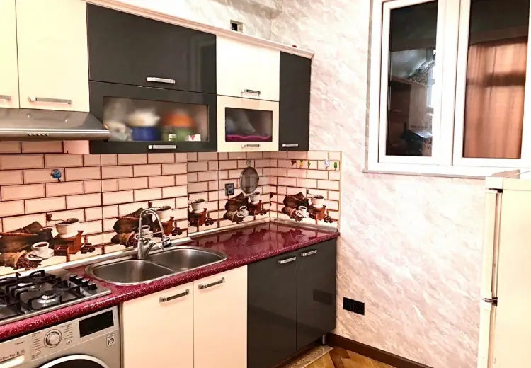 3 otaqlı mənzil , Bakı