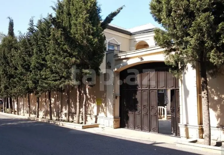 8 otaqlı mənzil Kirayə (aylıq), Bakı