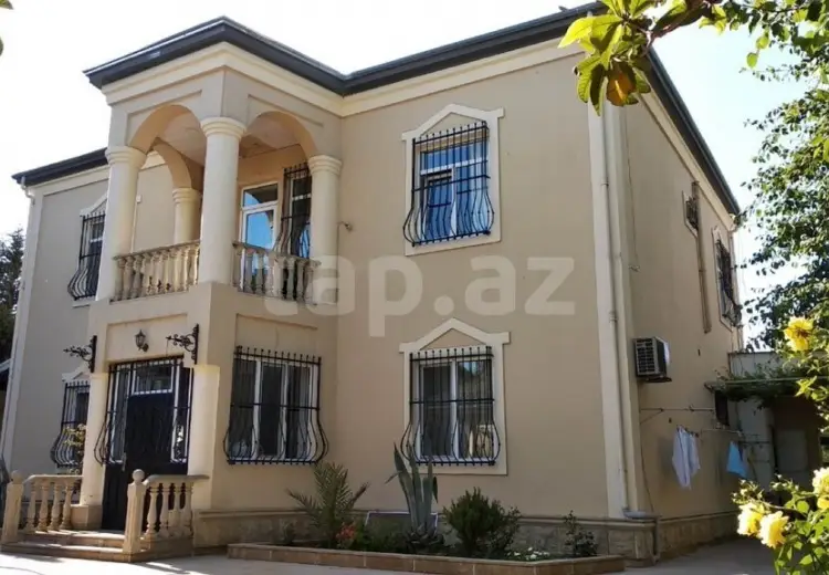 8 otaqlı mənzil Kirayə (aylıq), Bakı