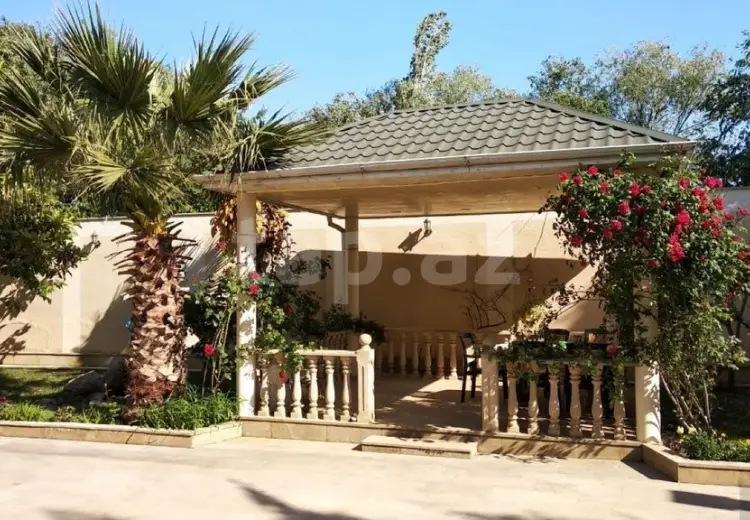8 otaqlı mənzil Kirayə (aylıq), Bakı