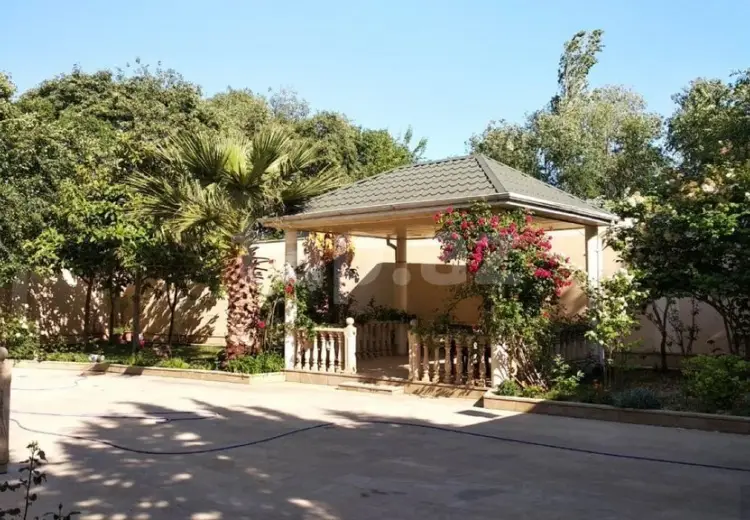 8 otaqlı mənzil Kirayə (aylıq), Bakı
