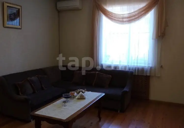 8 otaqlı mənzil Kirayə (aylıq), Bakı