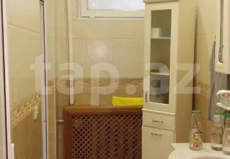8 otaqlı mənzil Kirayə (aylıq), Bakı